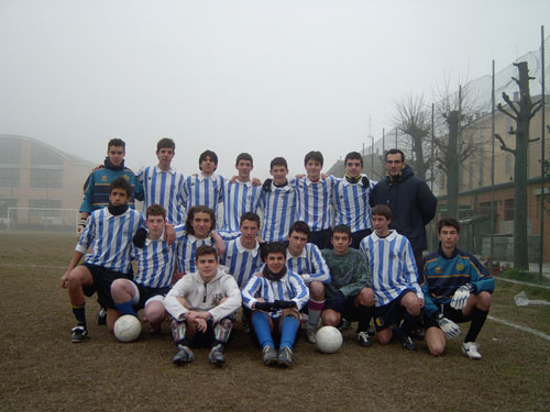 Foto squadra maschile di Calcio 2003-04