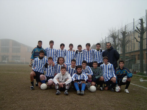 Foto squadra maschile di Calcio 2003-04
