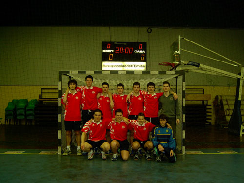 Foto squadra maschile di Pallamano 2003-04